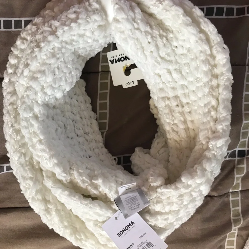 NWT Supercozy Infinity Scarf